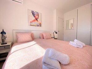 1 chambre, fer et planche à repasser, accès au Wi-Fi (inclus)