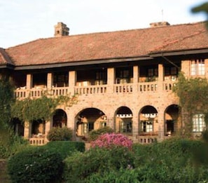 Front of property - Deloraine House (Rongai)