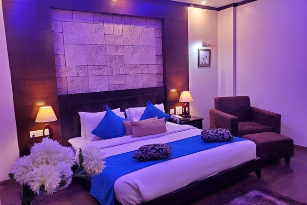 Executive Room | Desk, WiFi (free), individually furnished, bed sheets