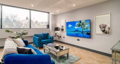 Exquisite 2 Bed Duplex Apt | Secure Parking |