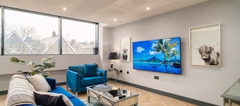 Exquisite 2 Bed Duplex Apt | Secure Parking |