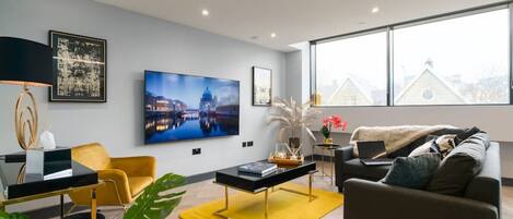 Smart TV, Netflix, streaming services