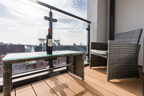 Interior - Superior 2 Bed 2 Bath Apt with Parking and Gym (Vale of Glamorgan)