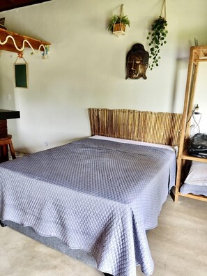 1 bedroom, iron/ironing board (on request), free WiFi - Chalé La Praia Uai (Prado)