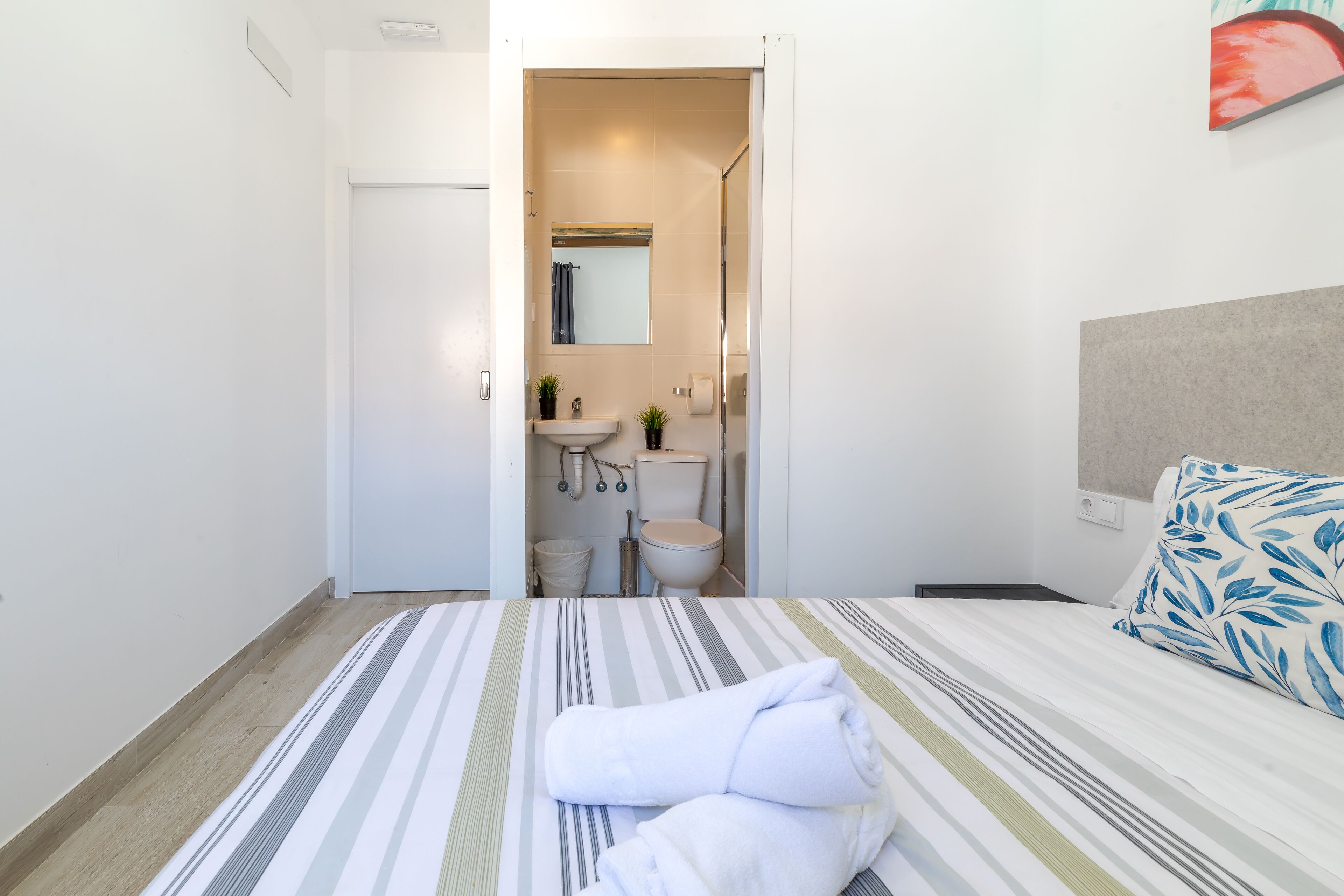 Photo - AYZ Silvela - Auto check-in property