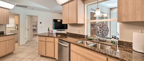 Fridge, microwave, stovetop, dishwasher