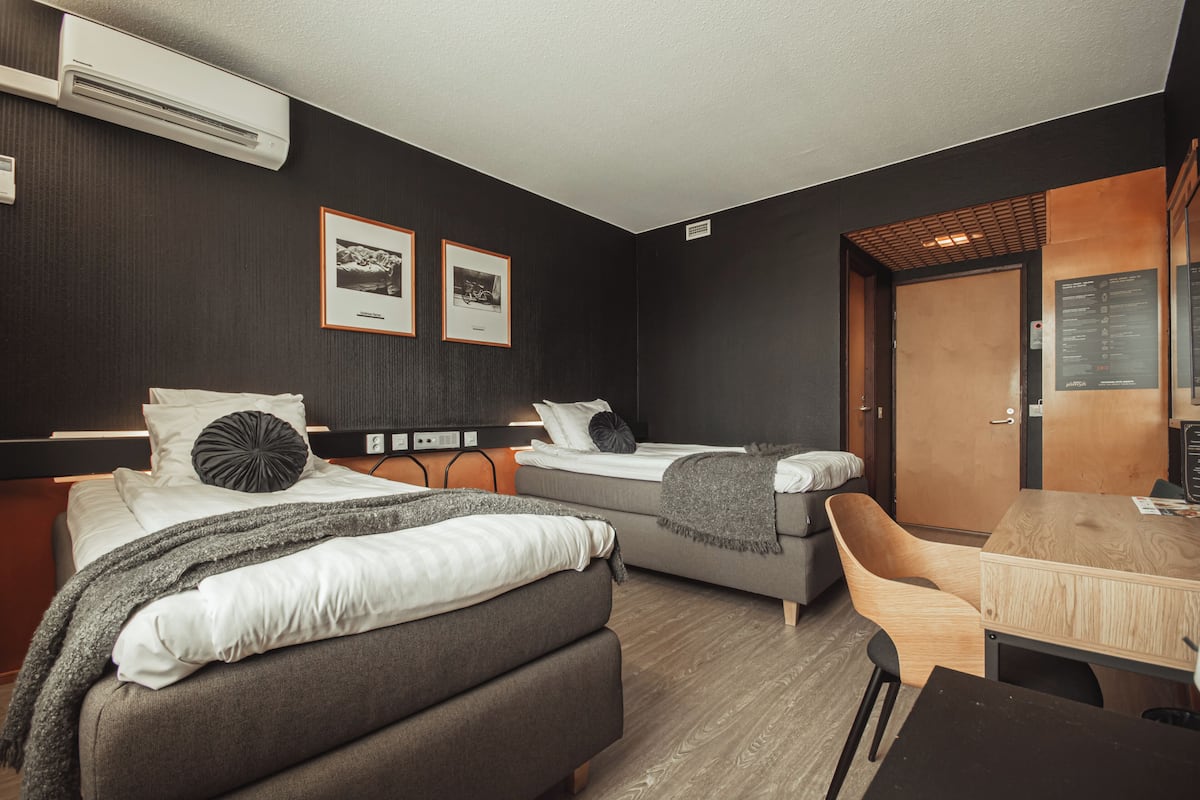 Comfort Twin Room | Desk, laptop workspace, soundproofing, WiFi (free)