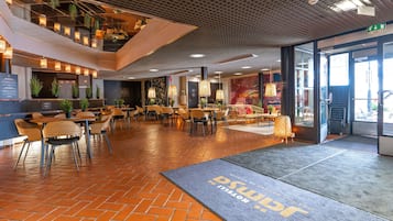 43-inch Smart TV with digital channels, TV