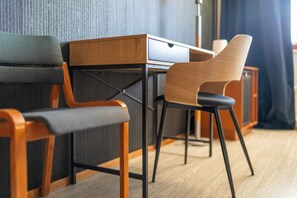 書桌、手提電腦工作空間、隔音、免費 Wi-Fi