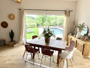 تناول الطعام