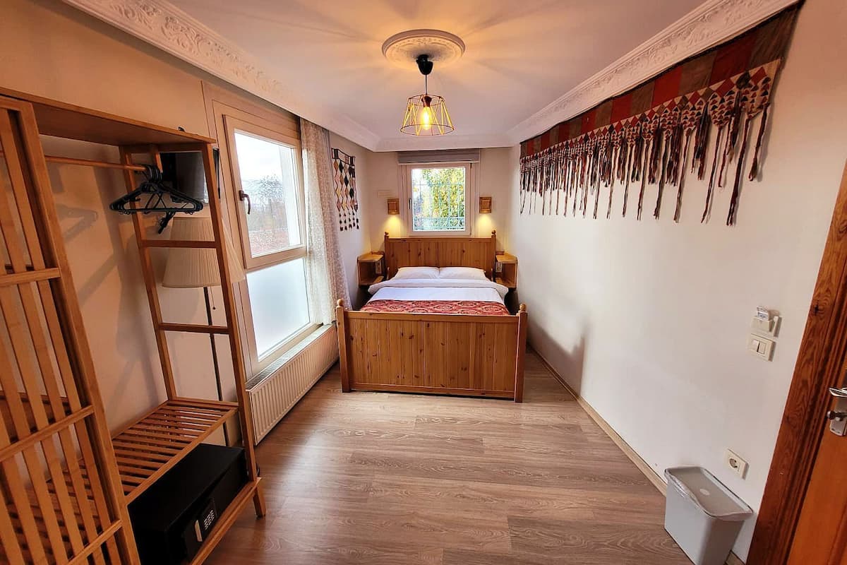 Standard Double Room | Minibar, free WiFi, bed sheets