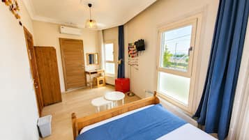 Habitación doble panorámica, vista al mar | Minibar, wifi gratis y ropa de cama