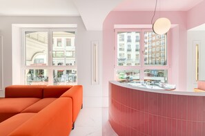 Desayuno buffet diario (EUR 15 por persona)