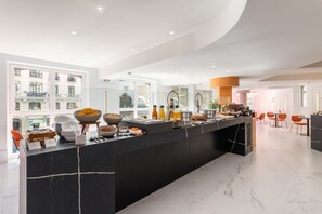 Restaurant - Ikonik Gran Via (Madrid)