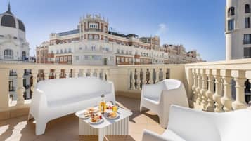 Chambre Double, terrasse | Ăquipement de lâhĂ©bergement
