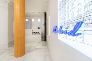 Reception - Ikonik Gran Via (Madrid)
