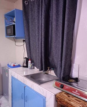 Business Studio | Private kitchen - Stay.Plus Contour Apartment Kasarani (Nairobi)