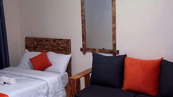 Business Studio | Living area | 14-inch Smart TV with digital channels, TV