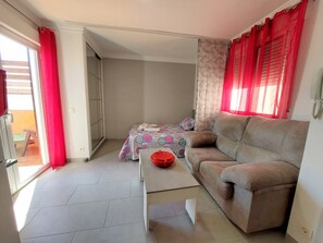 1 bedroom, free WiFi, bed sheets - Holiday Studio 'Lola' with Mountain View, Private Terrace, A/C & Wi-Fi (Nerja)