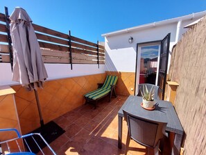Outdoor dining - Holiday Studio 'Lola' with Mountain View, Private Terrace, A/C & Wi-Fi (Nerja)