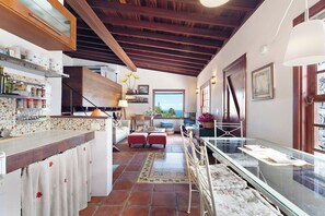 Dining - Holiday Home 'Finca Los Tableros' with Sea View, Garden, Terrace & Highspeed Wi-Fi (Hermigua)