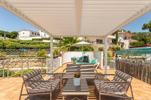 Maison de vacances 'Casa Morisca vistas al mar' avec vue sur la mer, jardin et Wi-Fi.