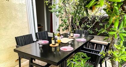 Superb, fully renovated villa 2 minutes from the beach