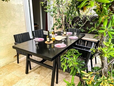 Superb, fully renovated villa 2 minutes from the beach