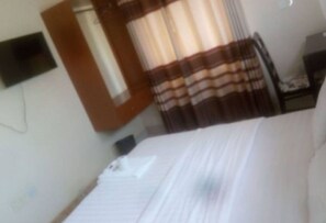 Room - Spoon Zoom Restaraunte (Thika)