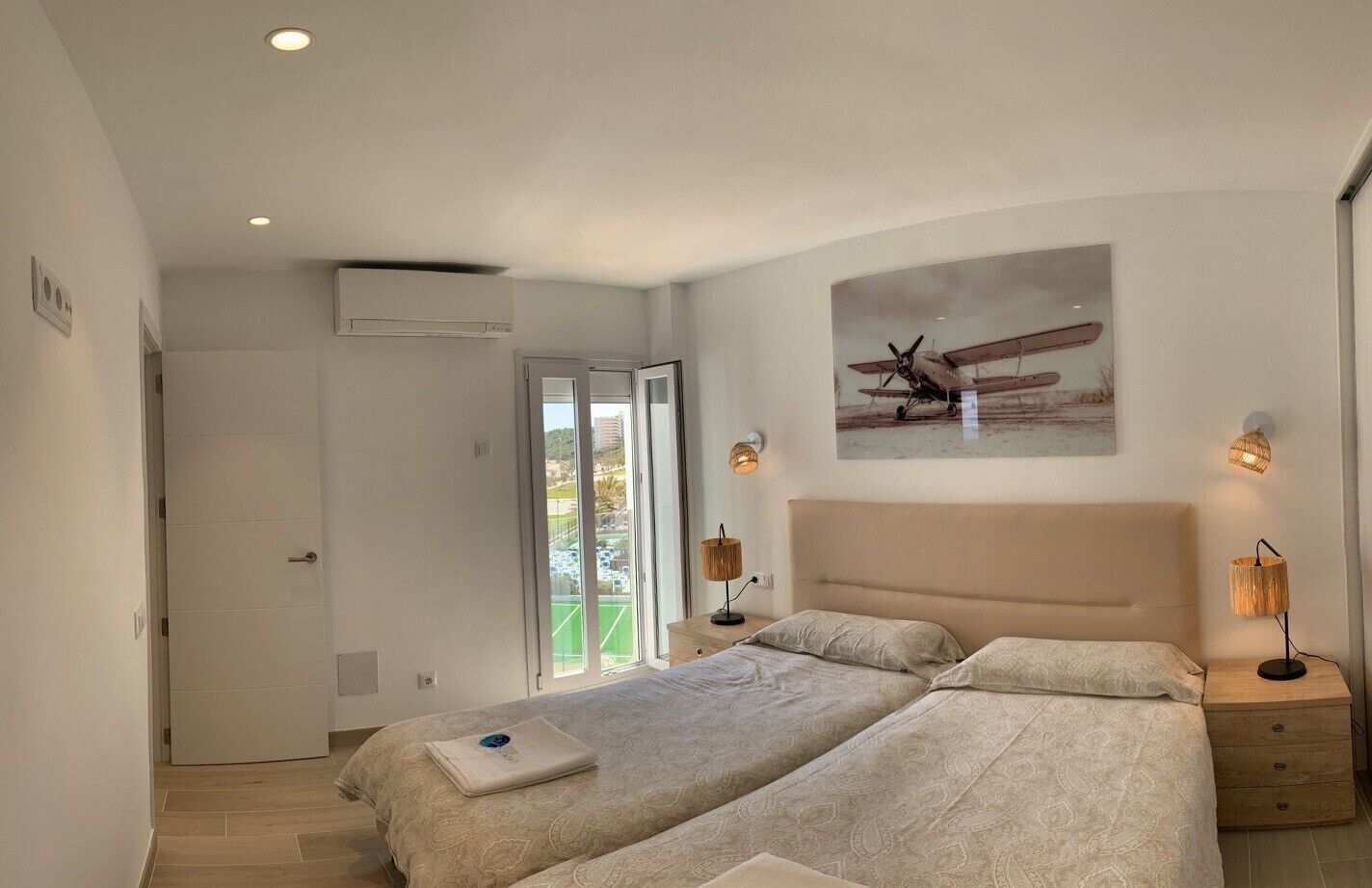 2 dormitorios, tabla de planchar con plancha, wifi gratis y ropa de cama