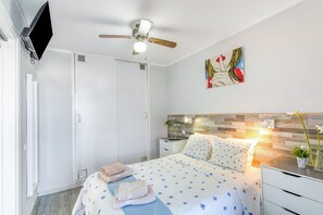2 bedrooms, iron/ironing board, free WiFi, bed sheets