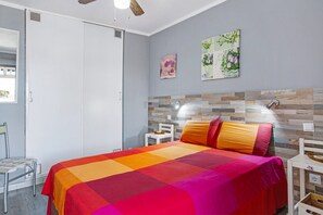 2 bedrooms, iron/ironing board, free WiFi, bed sheets - Vacation Rental "Rainbow Amadores" with Sea Views, Terrace and Wi-Fi (Mogán)
