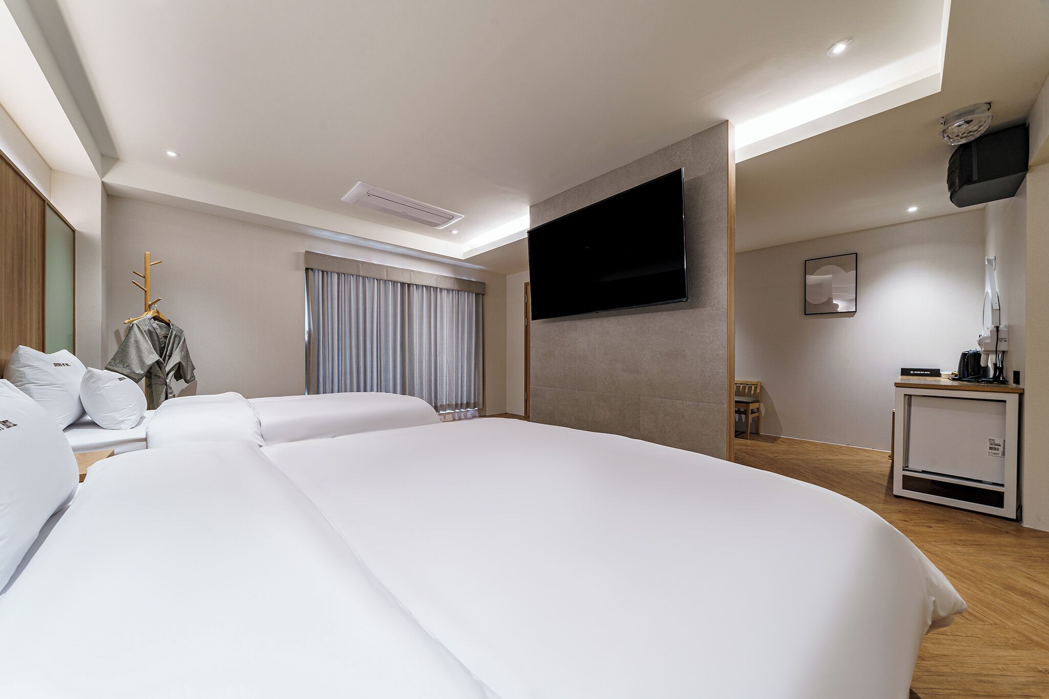 Ropa de cama de alta calidad, cubrecamas y colchones con pillow-top 