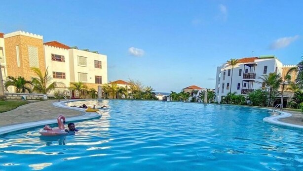 Outdoor pool - Stay.Plus sultan Palace Penthouse (Mtwapa)