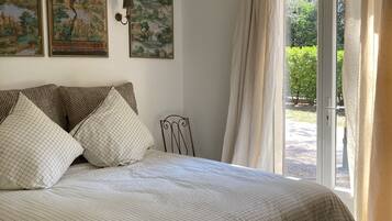 3 bedrooms, free WiFi, bed sheets