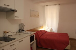 1 bedroom, in-room safe, iron/ironing board, free WiFi