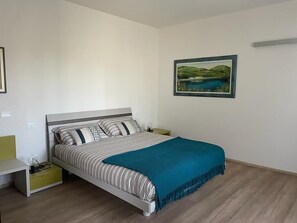 2 bedrooms, desk, soundproofing, iron/ironing board