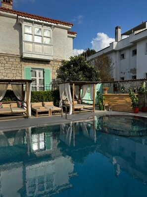 Outdoor pool - BOREAS BUTİK OTEL (Cesme)