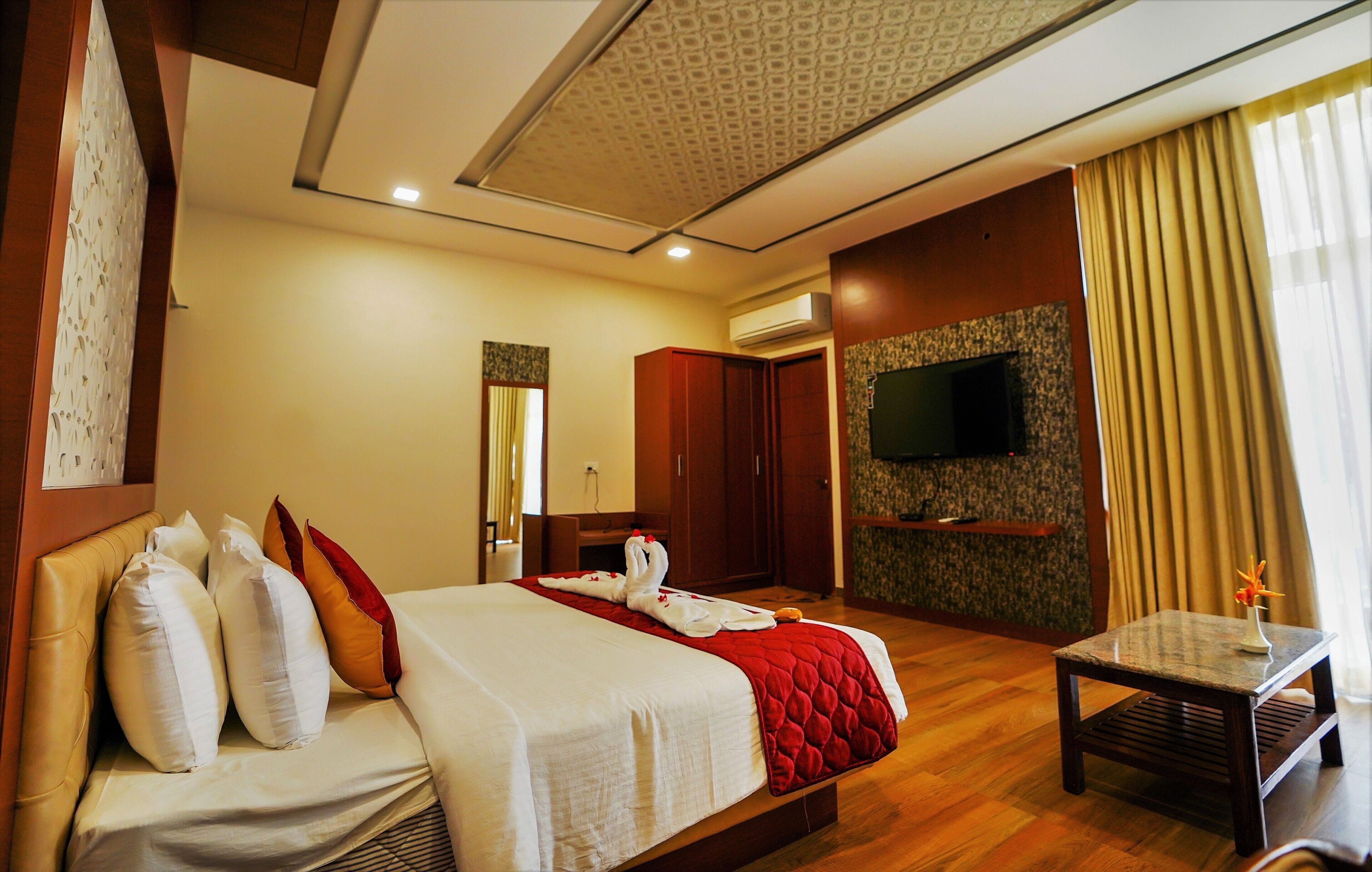 Egyptian cotton sheets, premium bedding, desk, soundproofing
