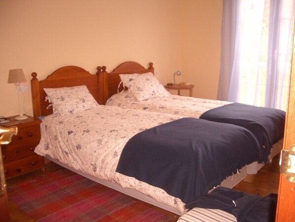 1 bedroom, iron/ironing board, bed sheets