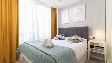 Iron/ironing board, travel crib, WiFi, bed sheets