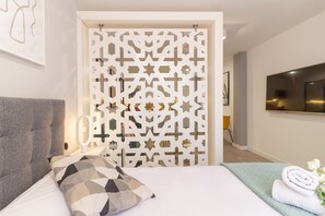 Iron/ironing board, travel cot, WiFi, bed sheets - XPCE MARINE 1 NEXT TO THE SEA, PORT AND HISTORIC DISTRICT (Marbella)