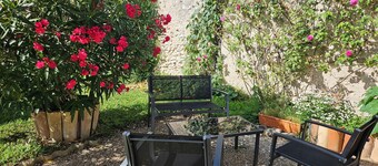 Gîte Les Fleurs, Périgord Pourpre - Le Fleix - Apartment and swimming pool