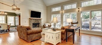 Denny's Caribou Lodge - Bright, luxurious space with fireplace, deck, and Big Canoe amenities!