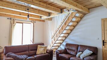 Smart-tv, boeken en een stereo