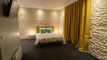 3 bedrooms, travel crib, free WiFi, bed sheets