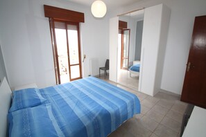 3 camere, ferro/asse da stiro