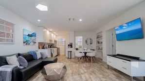 Casa (New Hummingbird Private Pool Cottage ) | Fachada