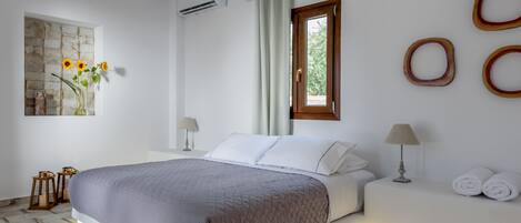 2 soverom, strykejern/-brett, reiseseng for barn og wi-fi (inkludert)