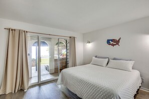 3 quartos, escrivaninha, acesso de cortesia à internet, roupa de cama